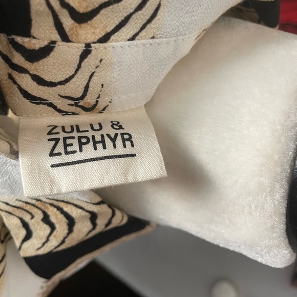 Zulu & zephyr oversized button down small - Picture 4 of 5